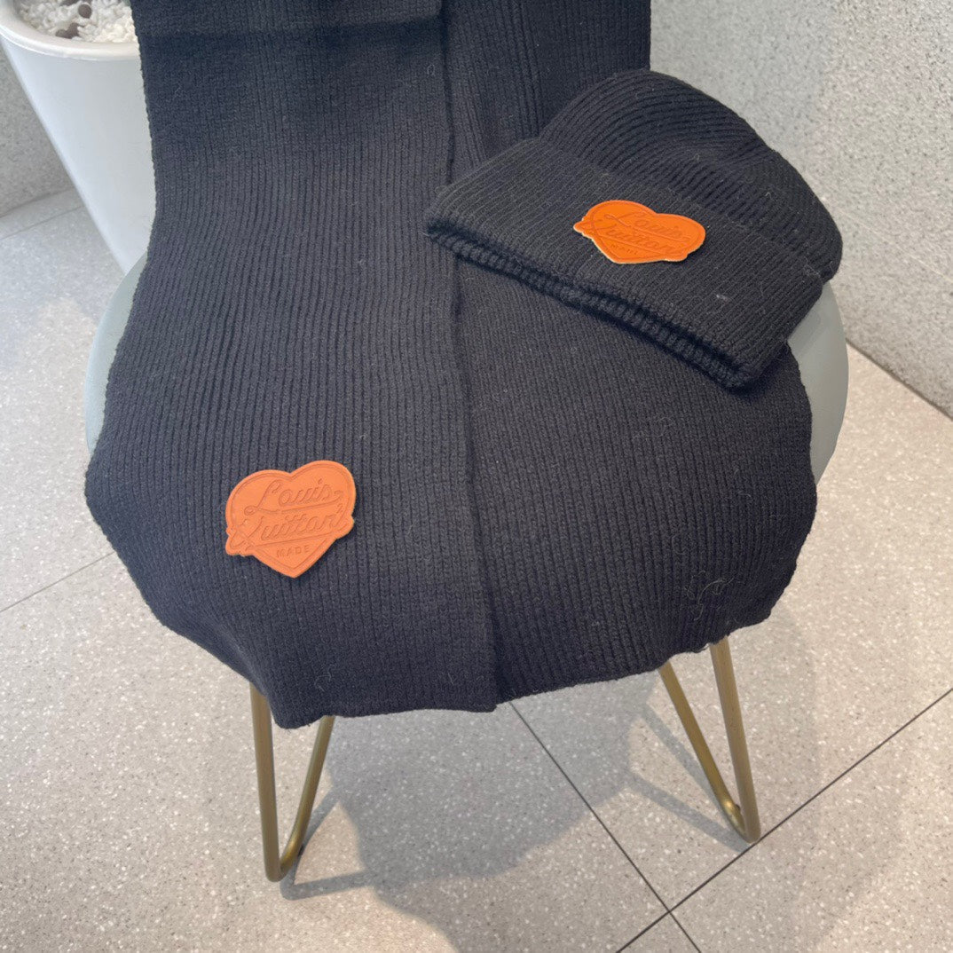 LOUIS VUITTON SET SCARF AND HAT IN BLACK WOOL 414794