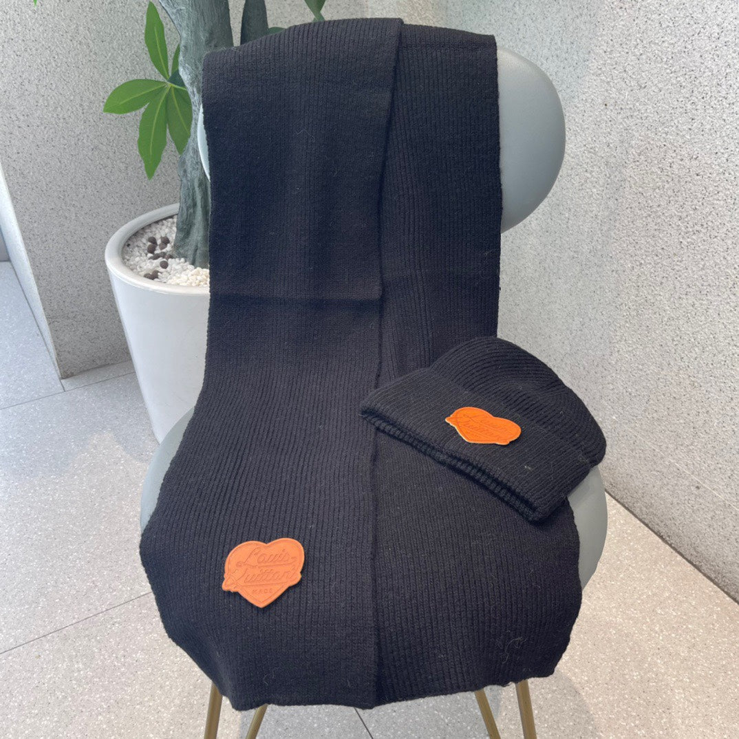 LOUIS VUITTON SET SCARF AND HAT IN BLACK WOOL 414794