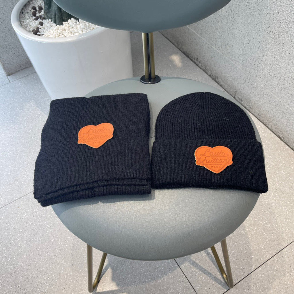 LOUIS VUITTON SET SCARF AND HAT IN BLACK WOOL 414794