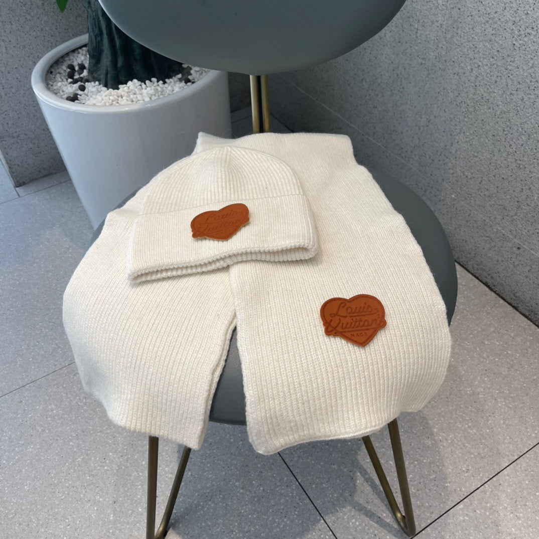 LOUIS VUITTON SET SCARF AND HAT IN WHITE WOOL 414795