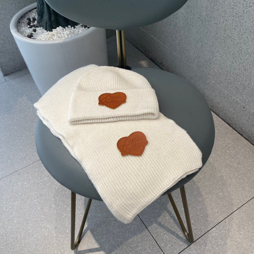 LOUIS VUITTON SET SCARF AND HAT IN WHITE WOOL 414795