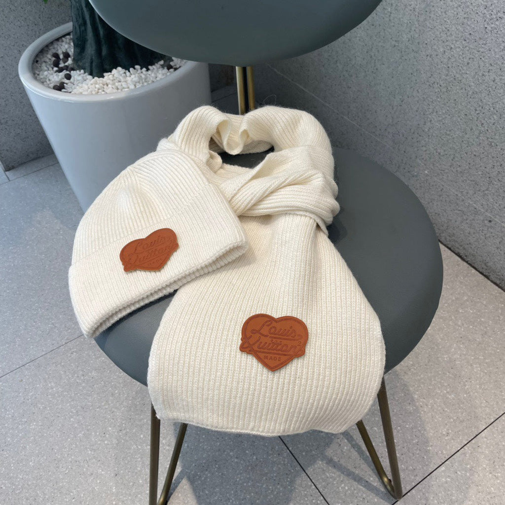 LOUIS VUITTON SET SCARF AND HAT IN WHITE WOOL 414795