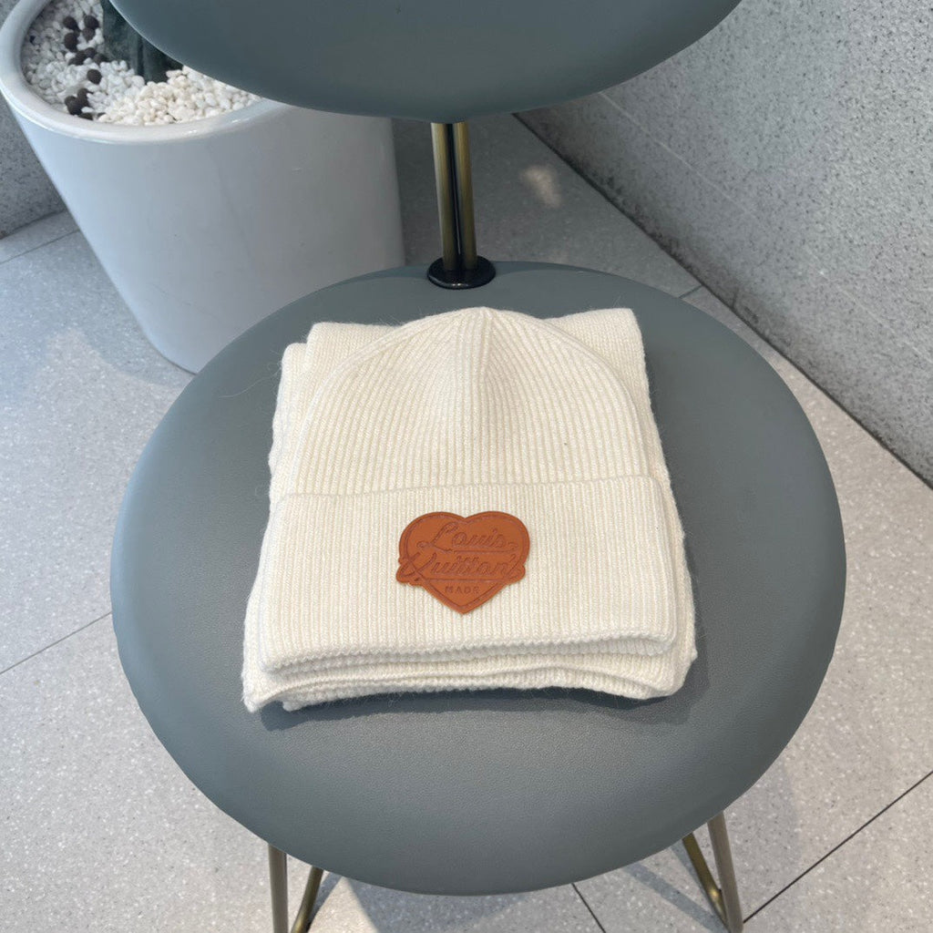 LOUIS VUITTON SET SCARF AND HAT IN WHITE WOOL 414795