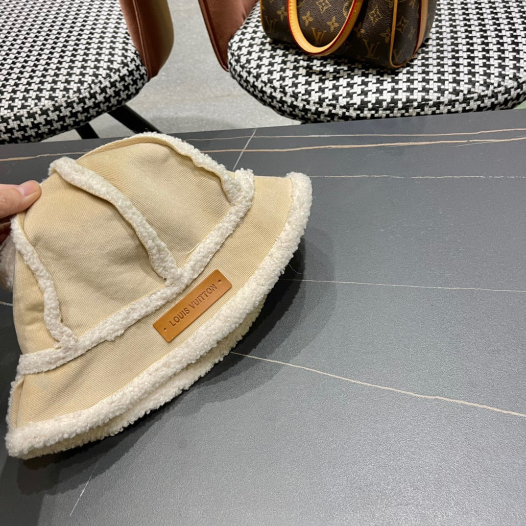 LOUIS VUITTON FISHERMAN HAT WITH CUTE CAT EARS IN BEIGE VELVET AND LAMB FUR 414690