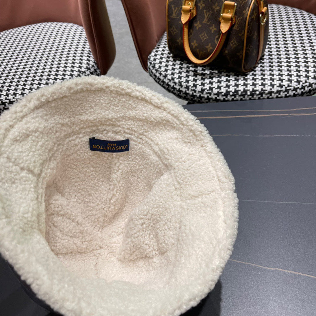 LOUIS VUITTON FISHERMAN HAT WITH CUTE CAT EARS IN BEIGE VELVET AND LAMB FUR 414690