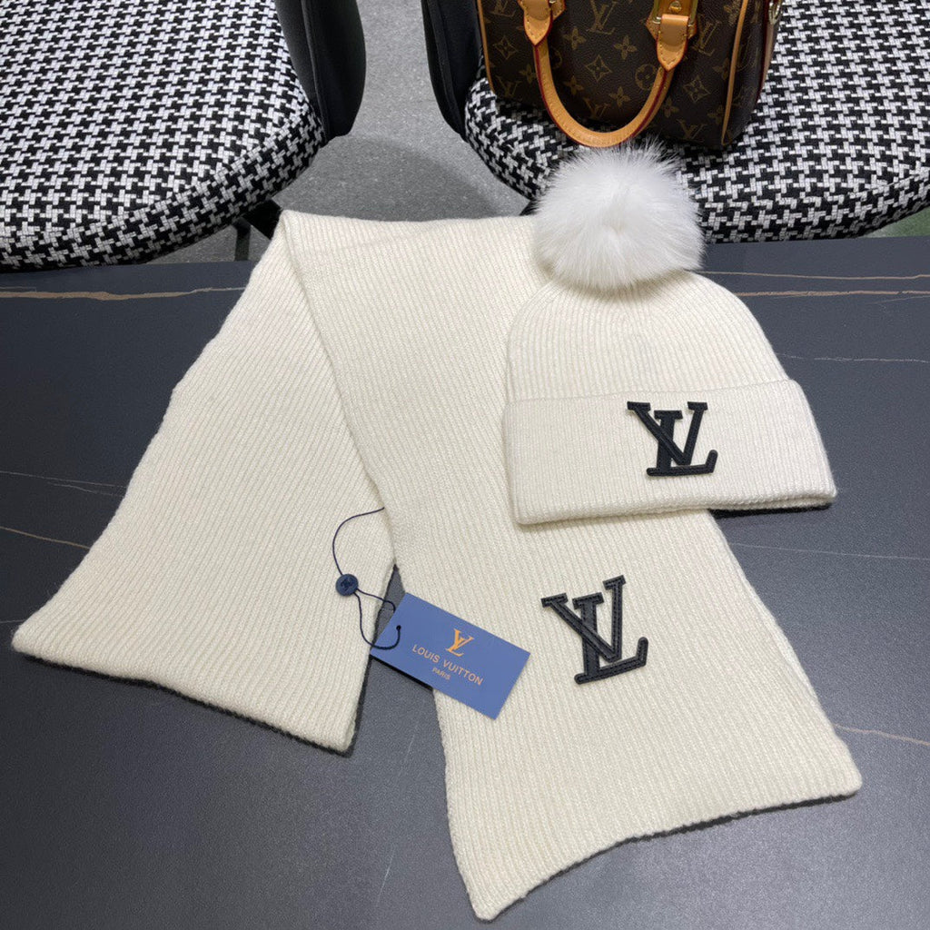 LOUIS VUITTON SET SCARF AND HAT IN BEIGE WOOL AND FOX FUR 414798