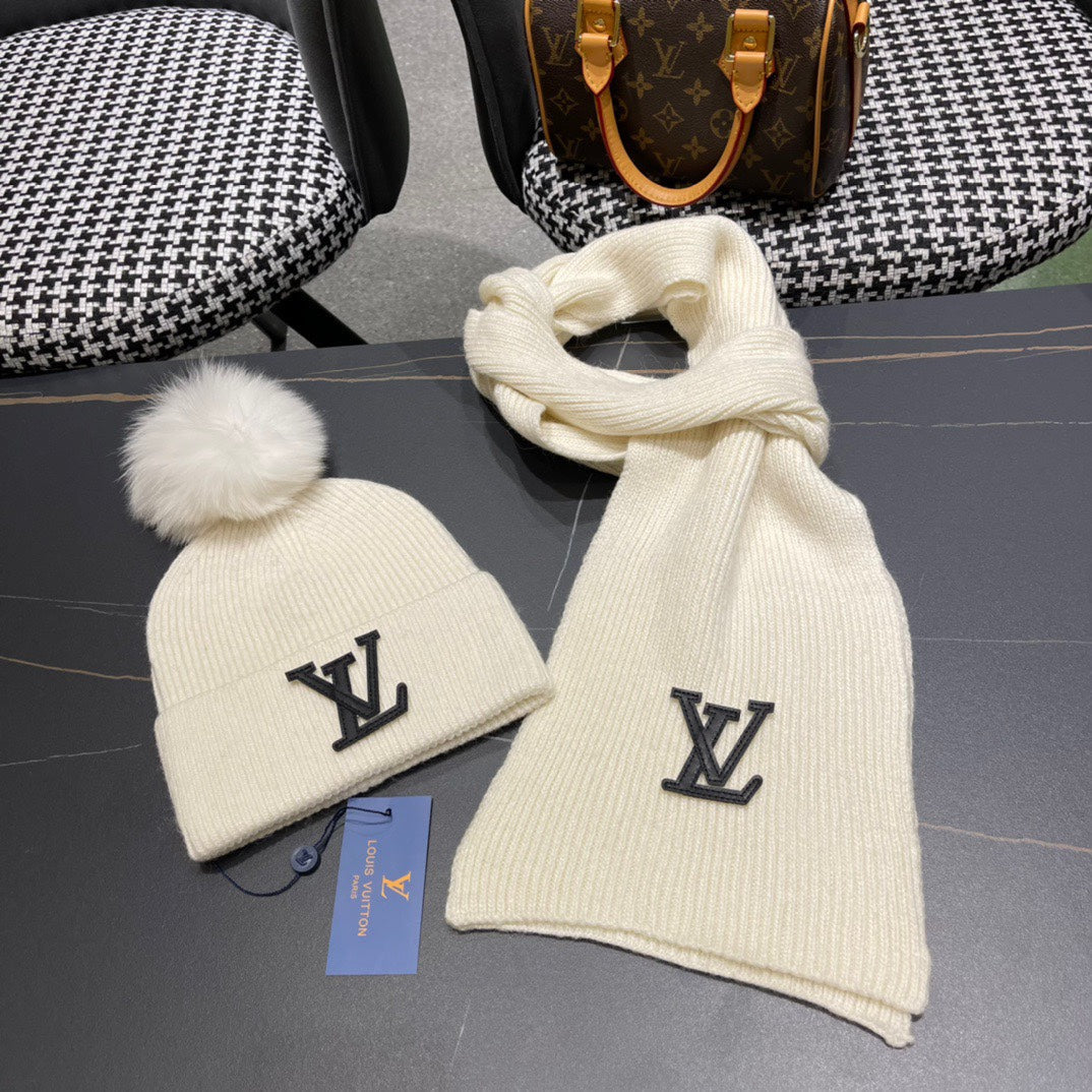 LOUIS VUITTON SET SCARF AND HAT IN BEIGE WOOL AND FOX FUR 414798