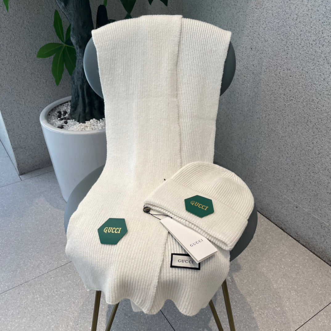 GUCCI SET SCARF AND HAT IN WHITE WOOL 414804
