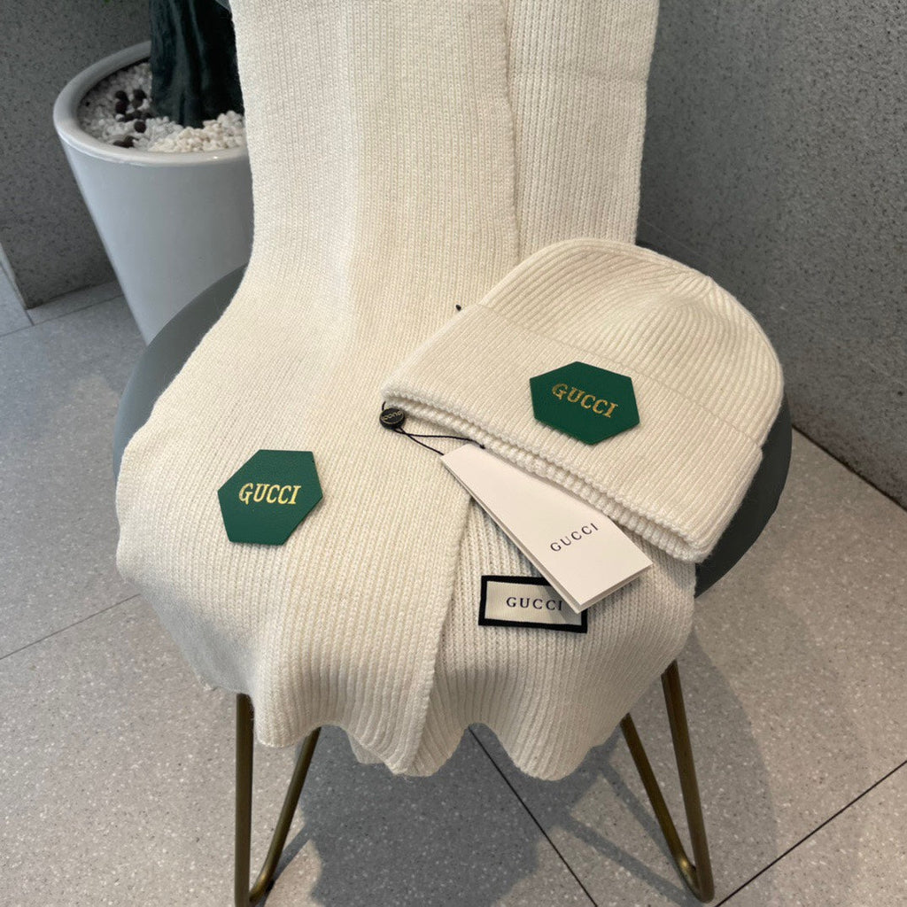 GUCCI SET SCARF AND HAT IN WHITE WOOL 414804