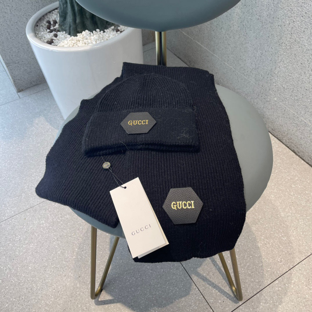 GUCCI SET SCARF AND HAT IN BLACK WOOL 414805