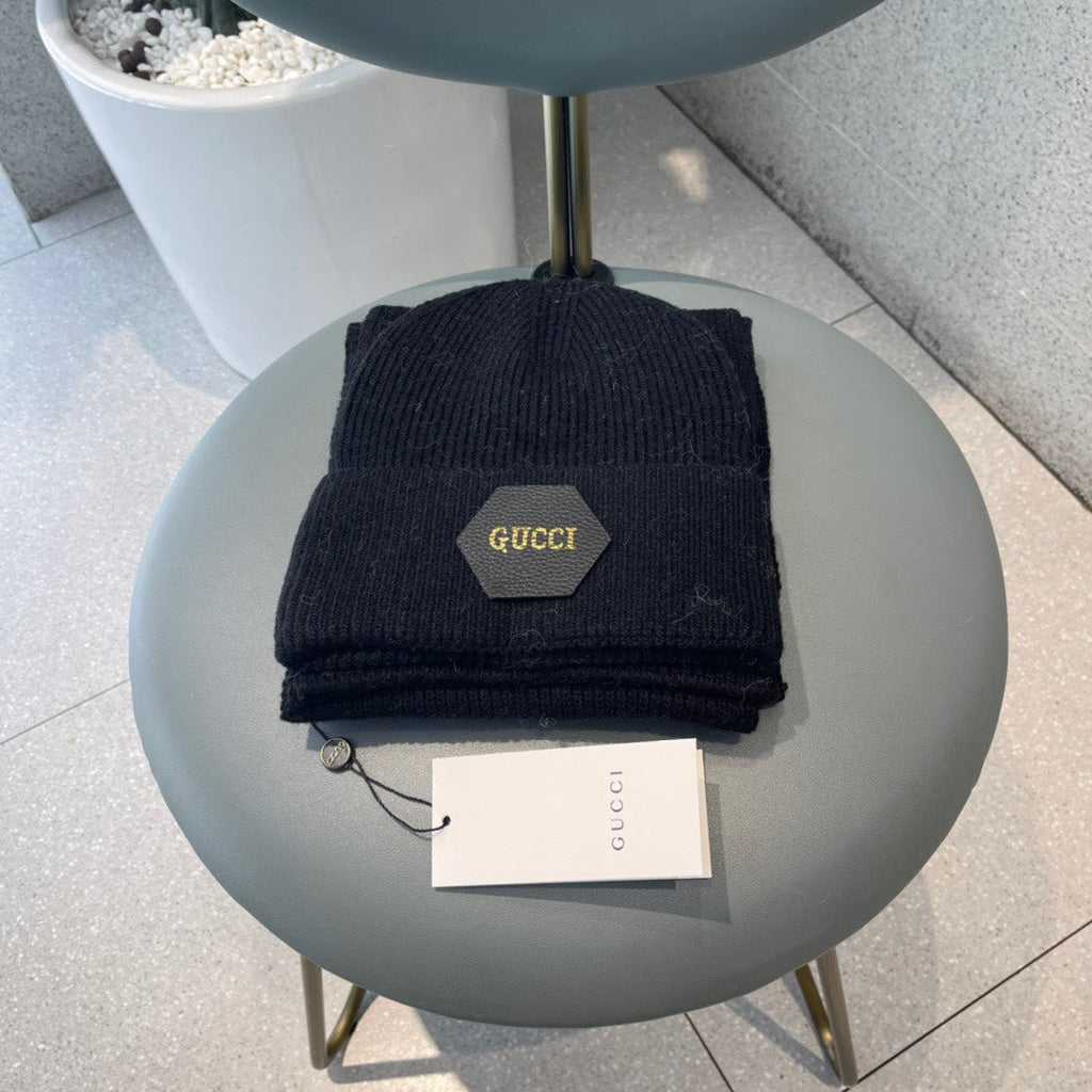 GUCCI SET SCARF AND HAT IN BLACK WOOL 414805