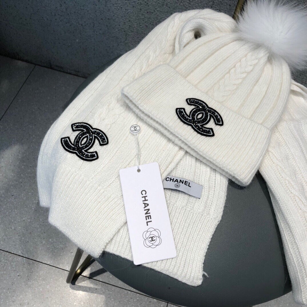 CHANEL SET SCARF AND HAT IN WHITE WOOL 420820