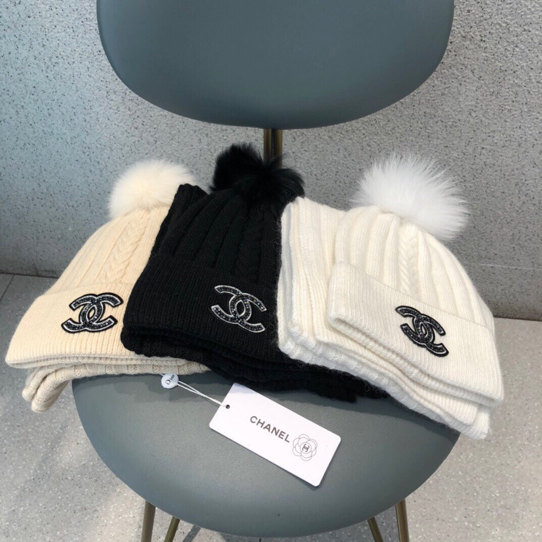 CHANEL SET SCARF AND HAT IN WHITE WOOL 420820