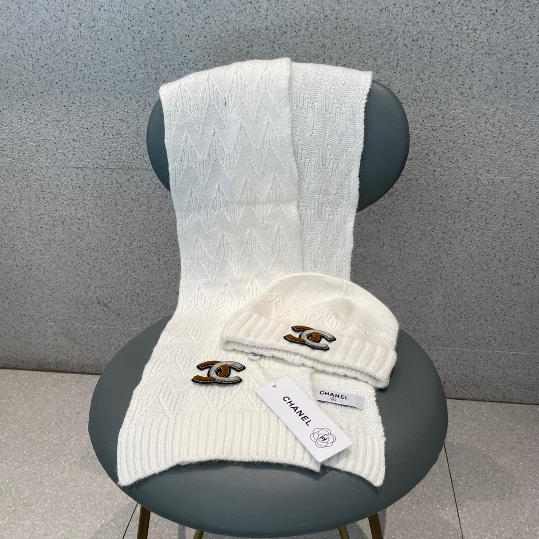 CHANEL SET HAT AND SCARF IN WHITE WOOL 420824