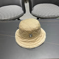 LOUIS VUITTON KNITTED BUCKET HAT IN BEIGE COTTON AND LAMB FUR 420922