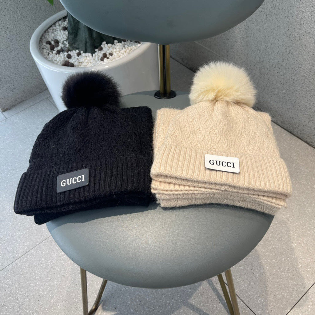 GUCCI SET SCARF AND HAT IN TUSCAN BEIGE WOOL AND FOX FUR 420834