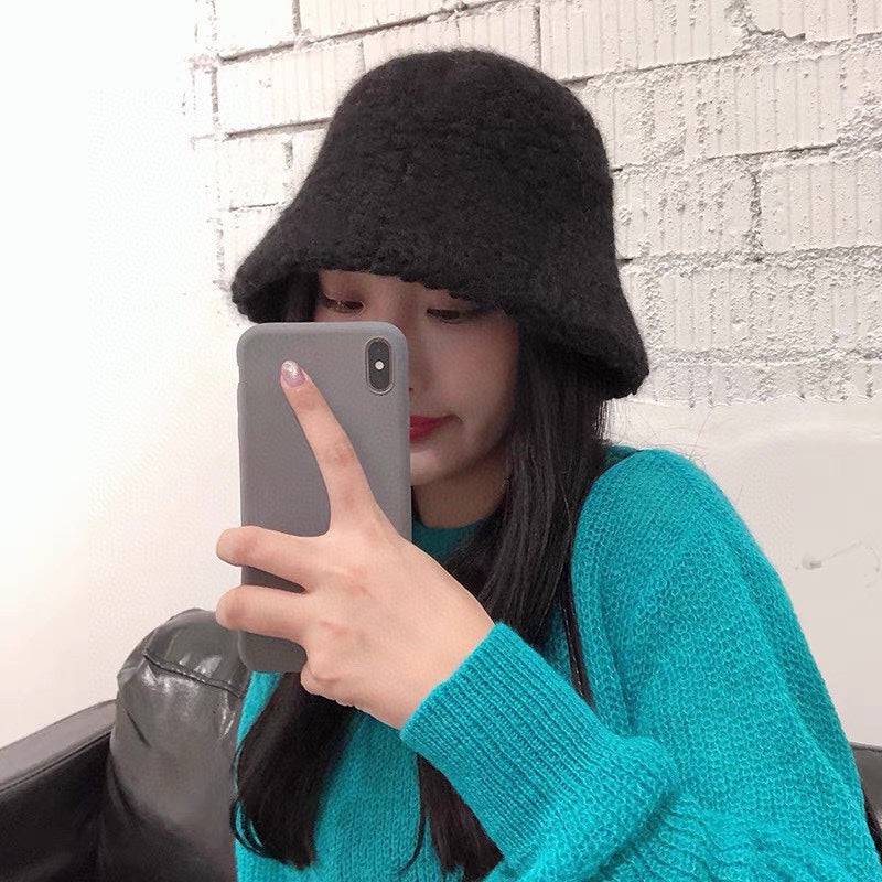 CHANEL BUCKET HAT IN BLACK LAMB FUR 422036