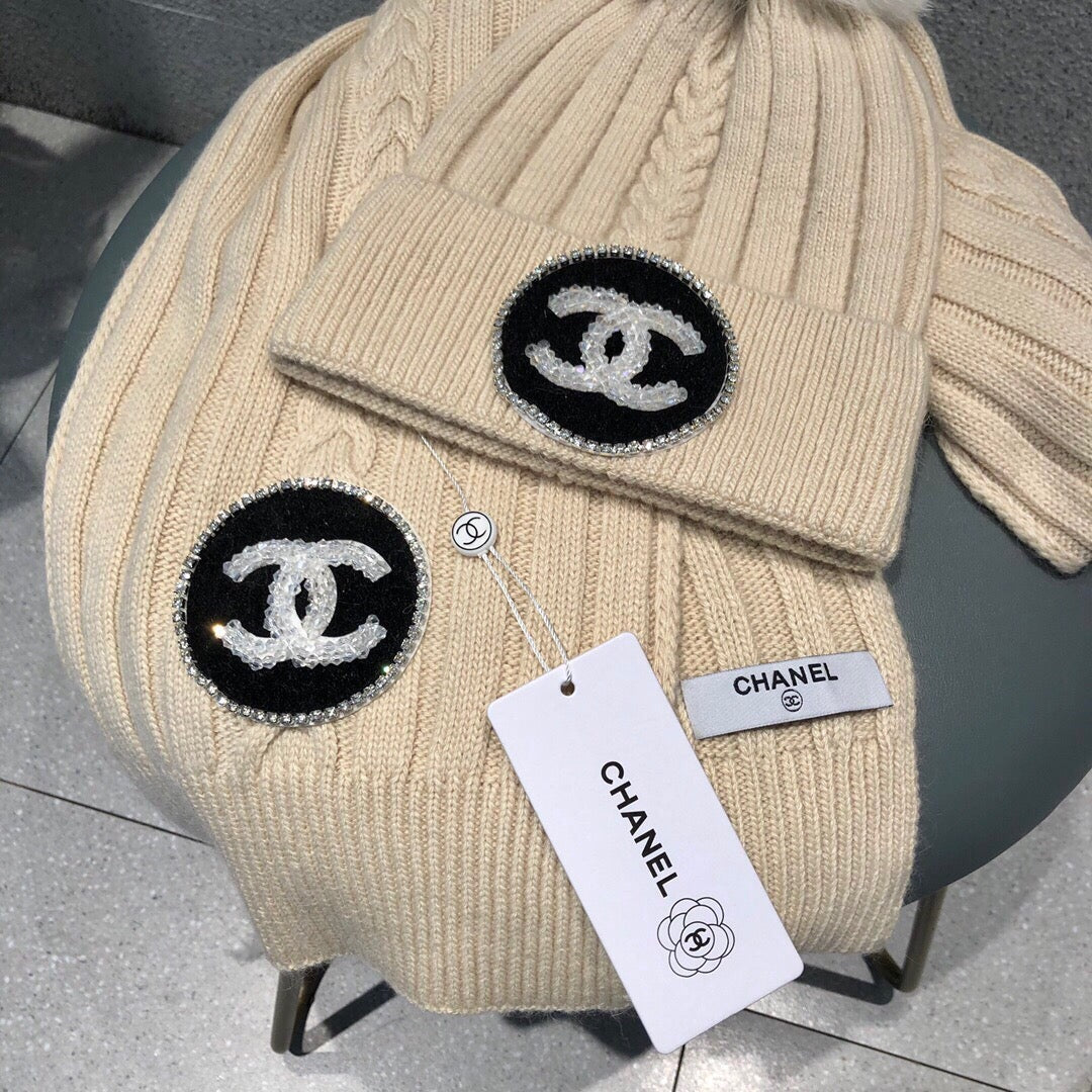 CHANEL SET BEANIE HAT AND SCARF IN BISQUE BEIGE WOOL 424022