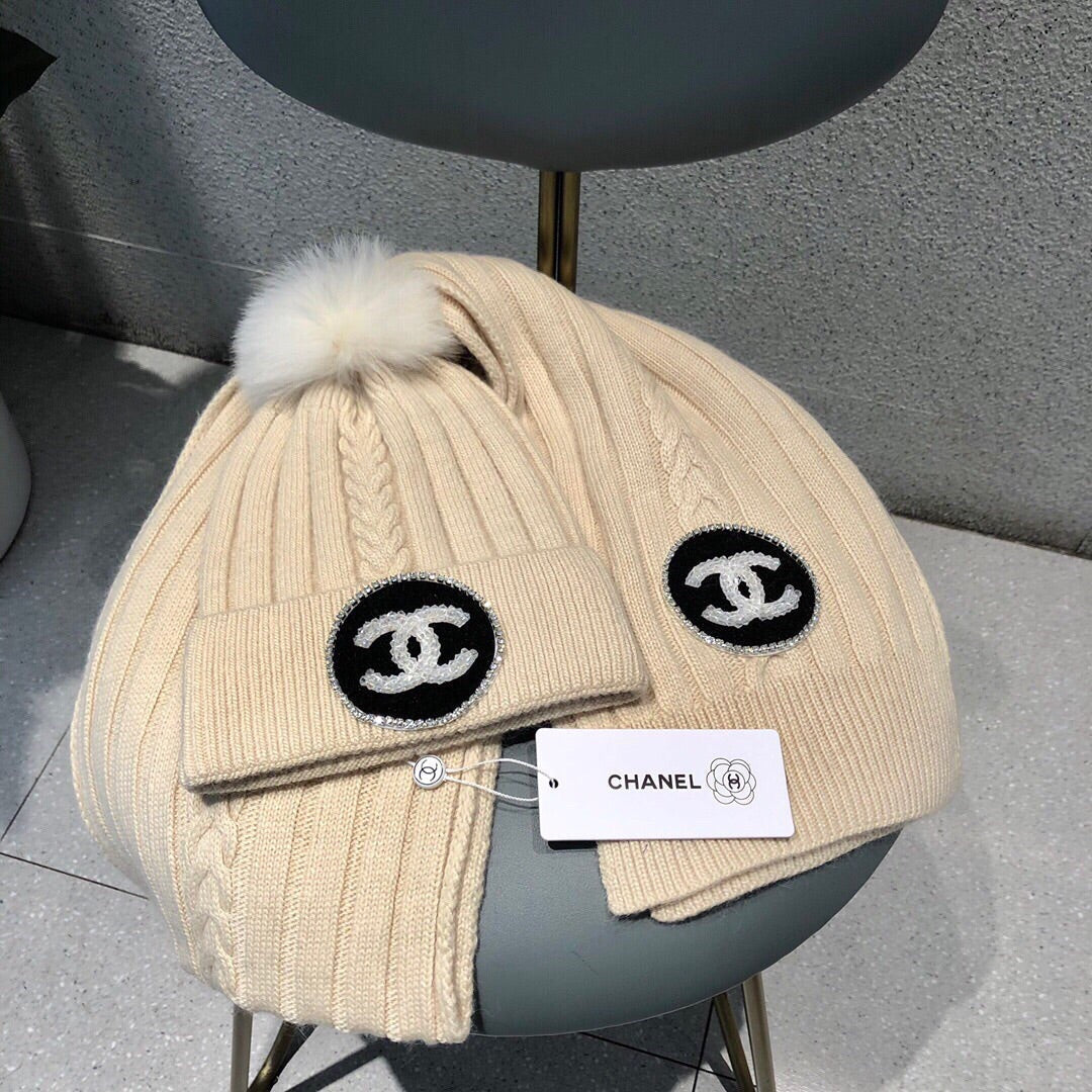 CHANEL SET BEANIE HAT AND SCARF IN BISQUE BEIGE WOOL 424022
