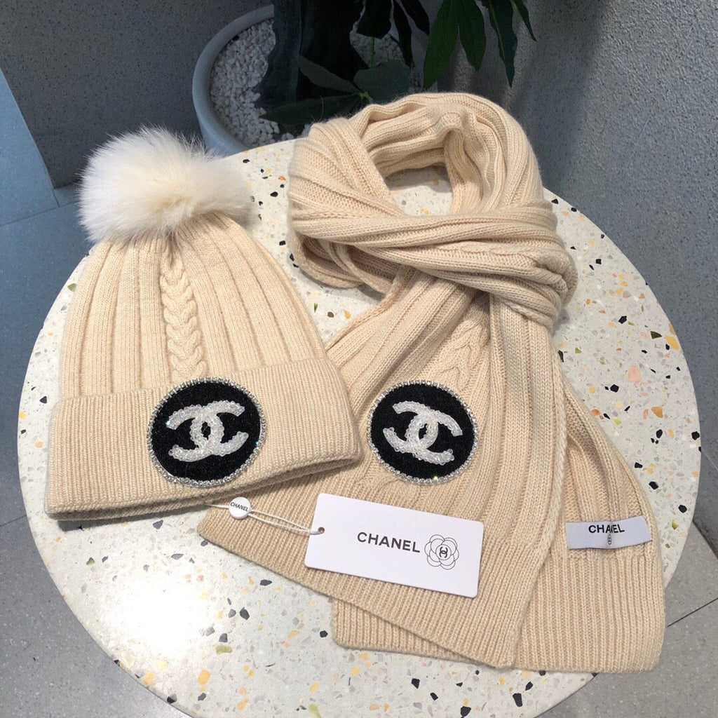CHANEL SET BEANIE HAT AND SCARF IN BISQUE BEIGE WOOL 424022