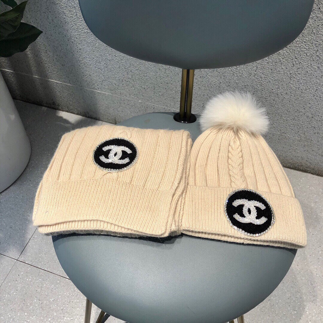CHANEL SET BEANIE HAT AND SCARF IN BISQUE BEIGE WOOL 424022