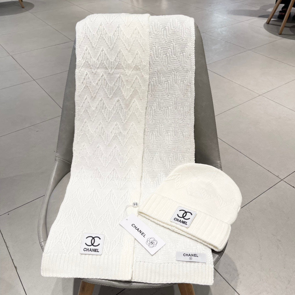 CHANEL SET BEANIE HAT AND SCARF WHITE 427885