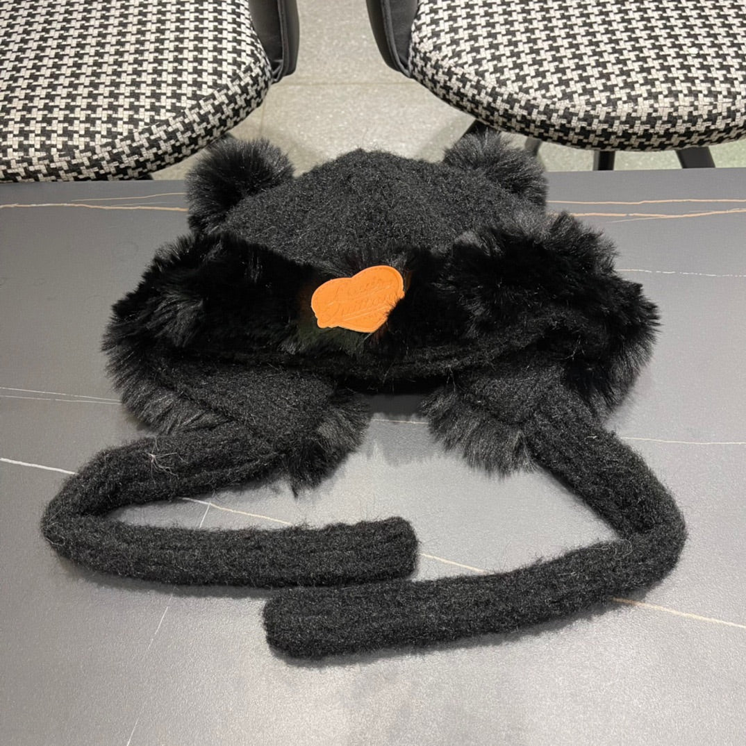 LOUIS VUITTON BEANIE HAT IN BLACK WOOL AND LAMB FUR 427792