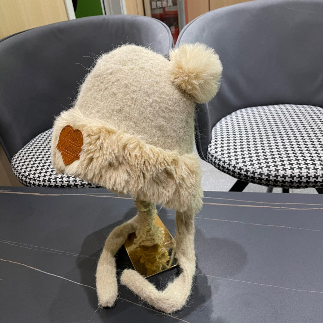 LOUIS VUITTON BEANIE HAT IN CREAM BEIGE WOOL AND LAMB FUR 427793