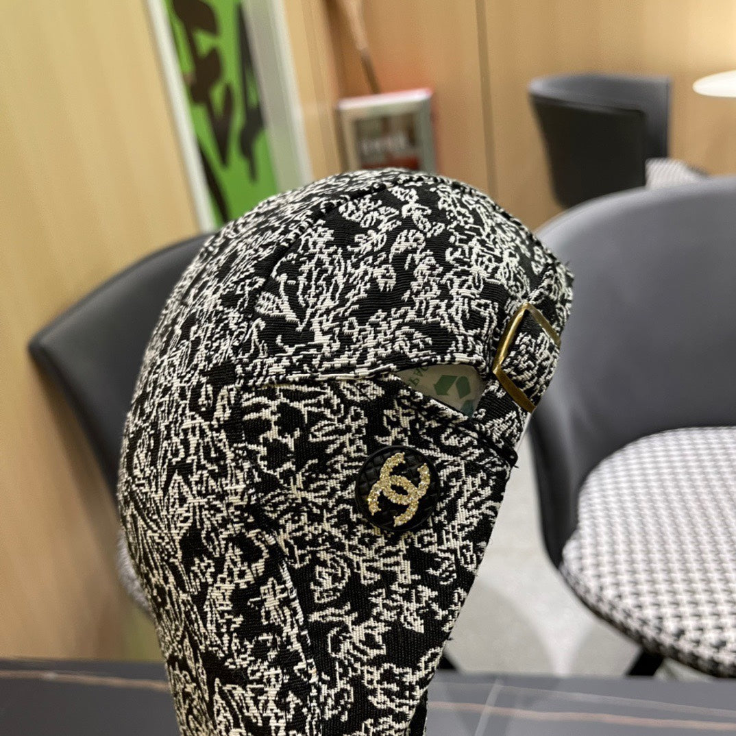CHANEL BAKER BOY CAP IN BLACK MIX WHITE FABRIC 431519
