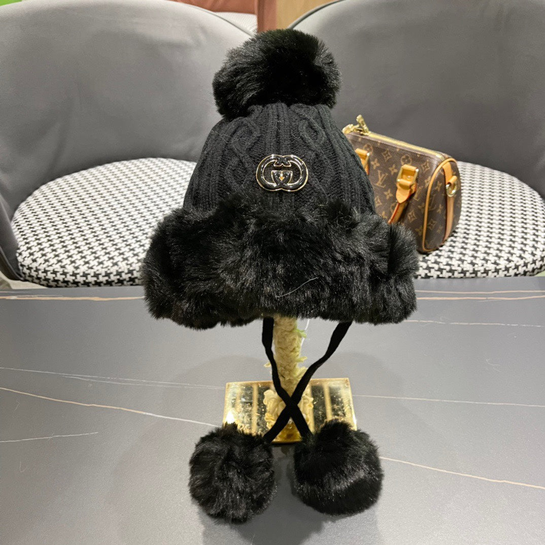 GUCCI DEERSTALKER HAT IN BLACK WOOL AND FLEECE 434696