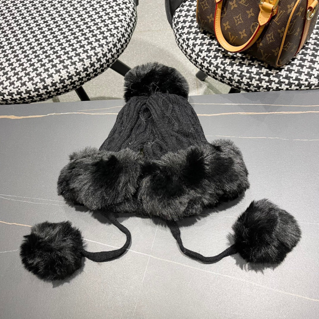GUCCI DEERSTALKER HAT IN BLACK WOOL AND FLEECE 434696