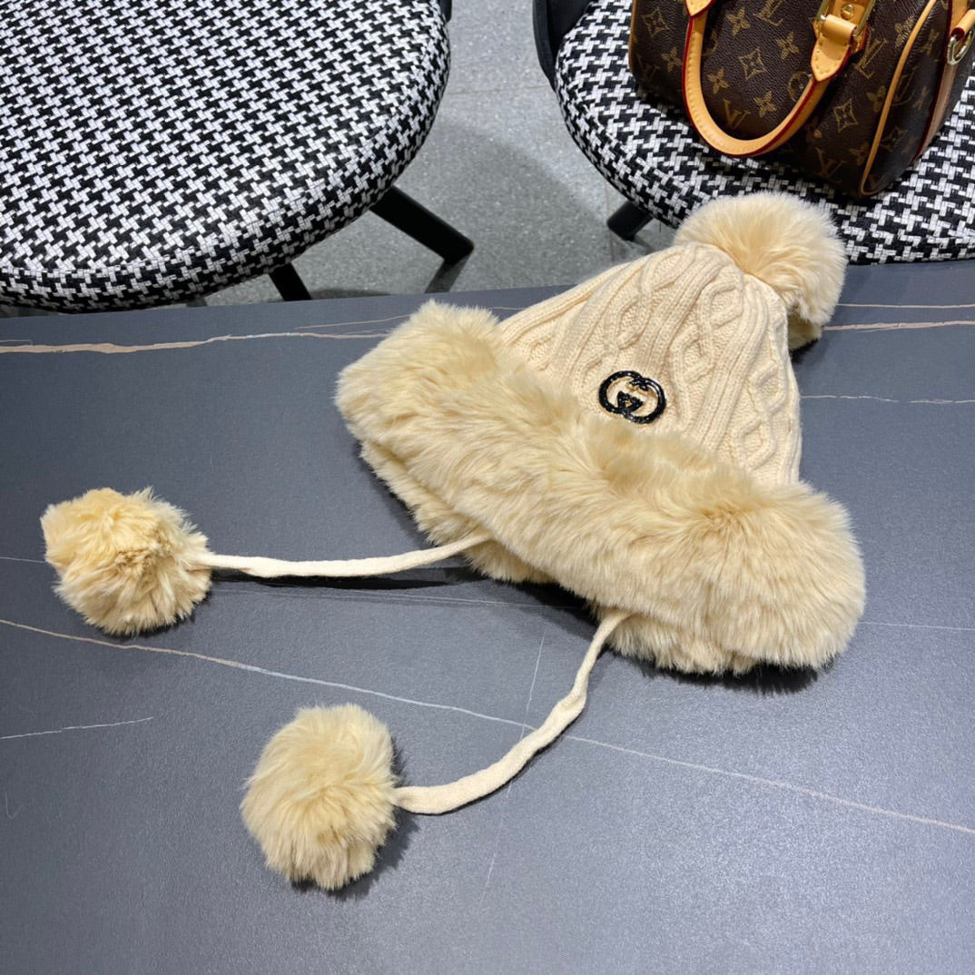 GUCCI DEERSTALKER HAT IN COOKIE TAN WOOL AND FLEECE 434697