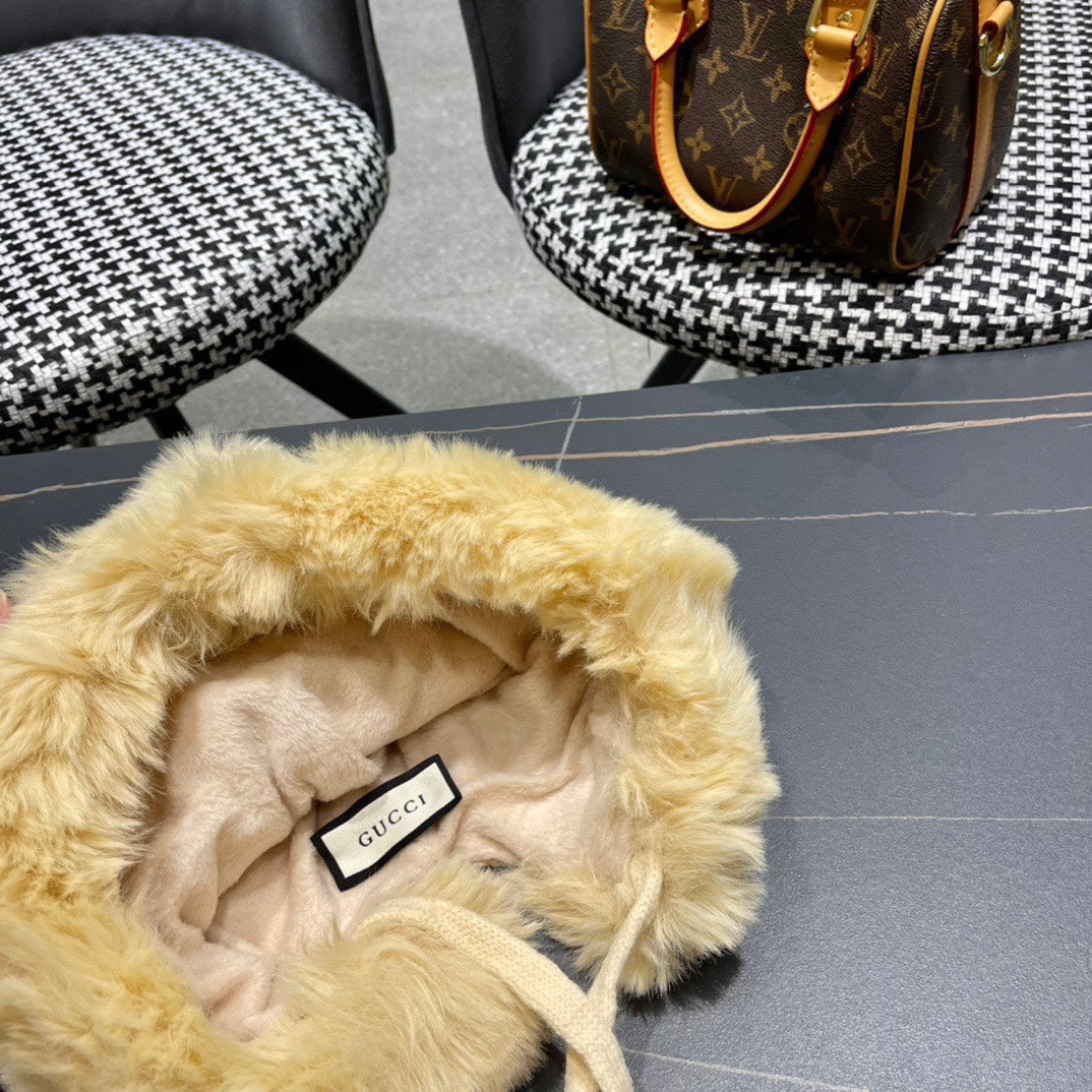 GUCCI DEERSTALKER HAT IN COOKIE TAN WOOL AND FLEECE 434697