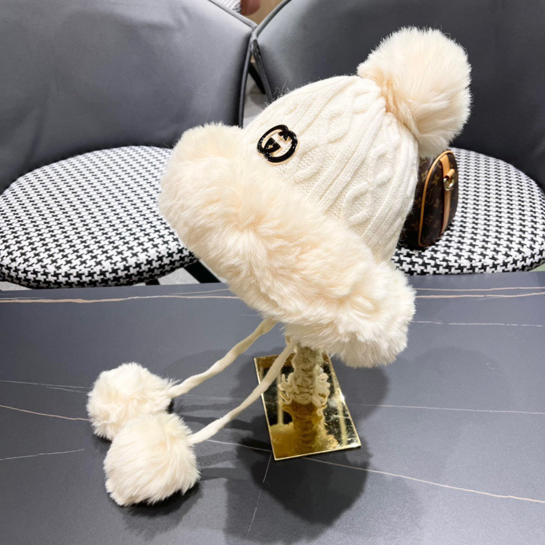 GUCCI DEERSTALKER HAT IN WHITE CREAM WOOL AND FLEECE 434698