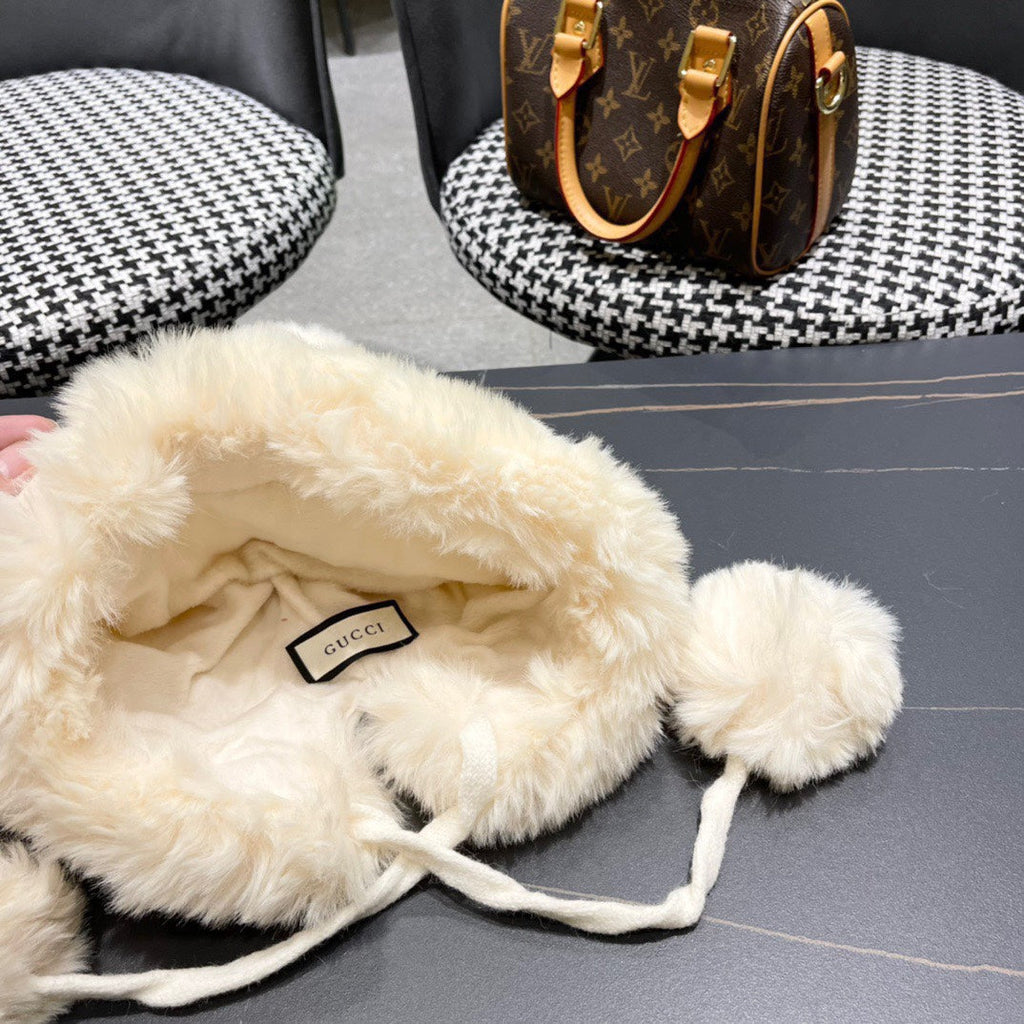 GUCCI DEERSTALKER HAT IN WHITE CREAM WOOL AND FLEECE 434698