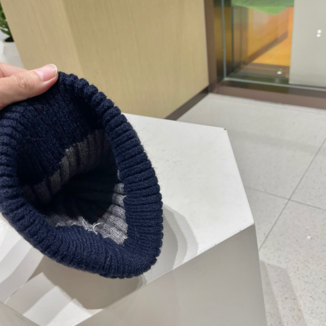 GUCCI BEANIE HAT IN COLORFUL WOOL 434722