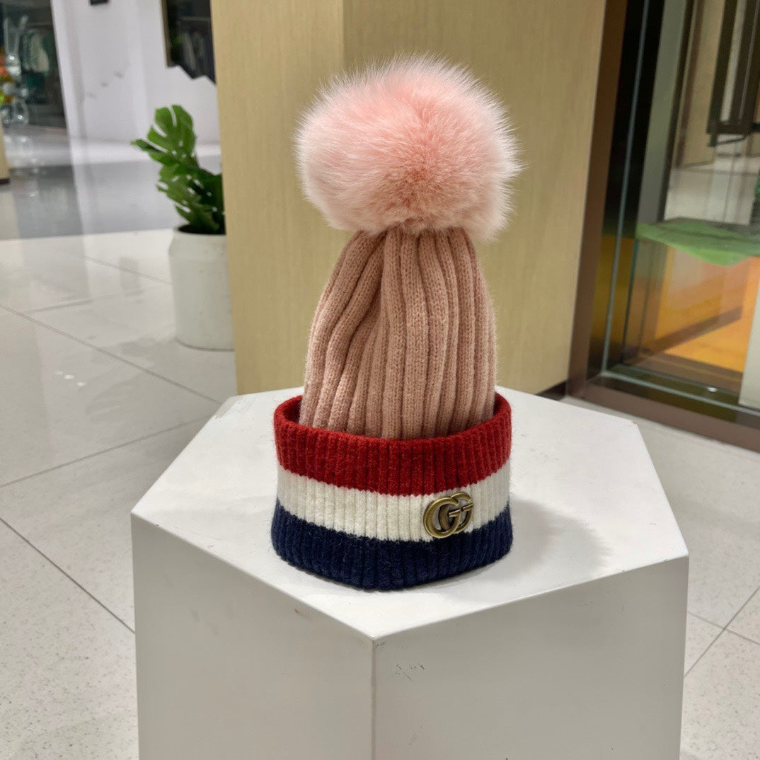 GUCCI BEANIE HAT IN COLORFUL WOOL 434723