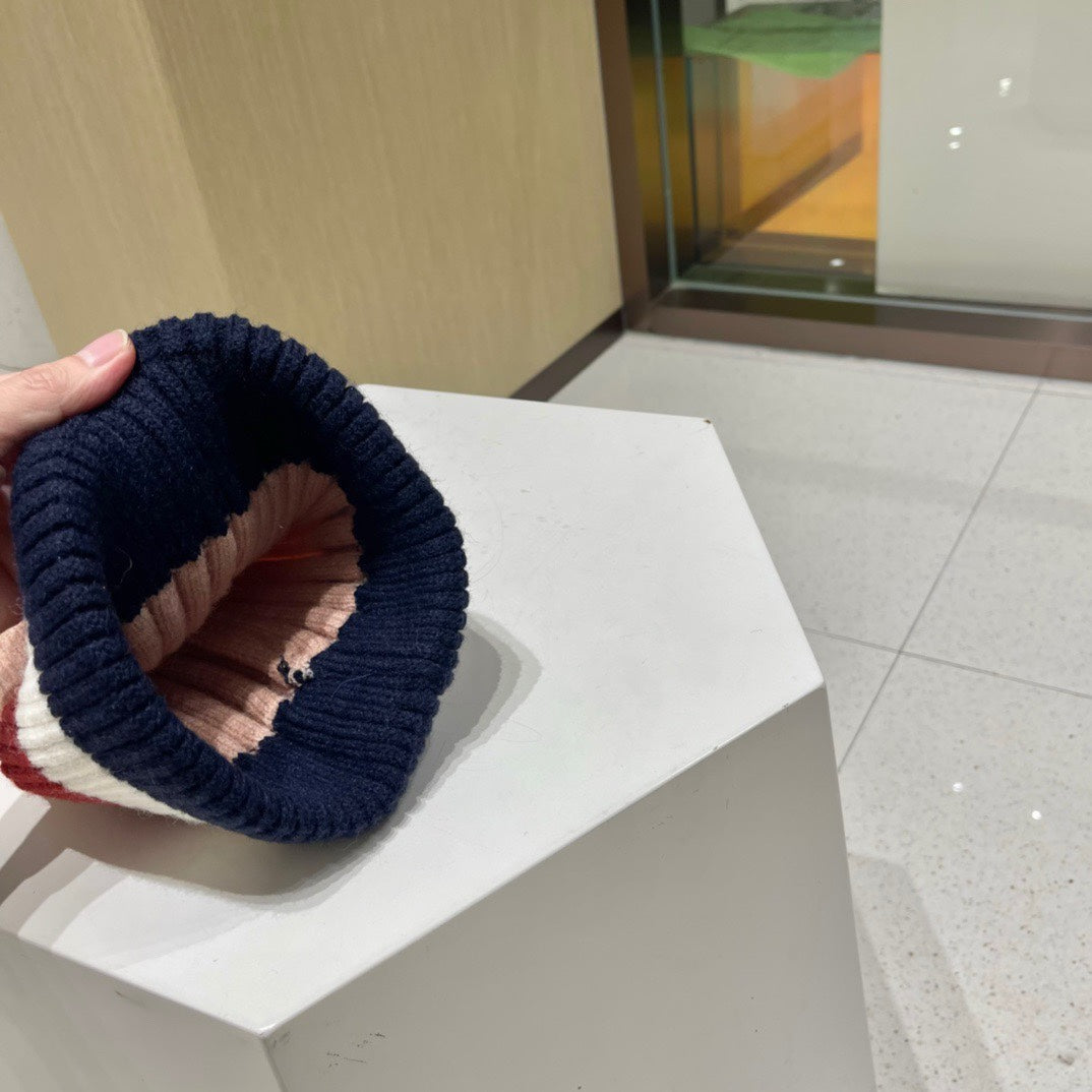 GUCCI BEANIE HAT IN COLORFUL WOOL 434723