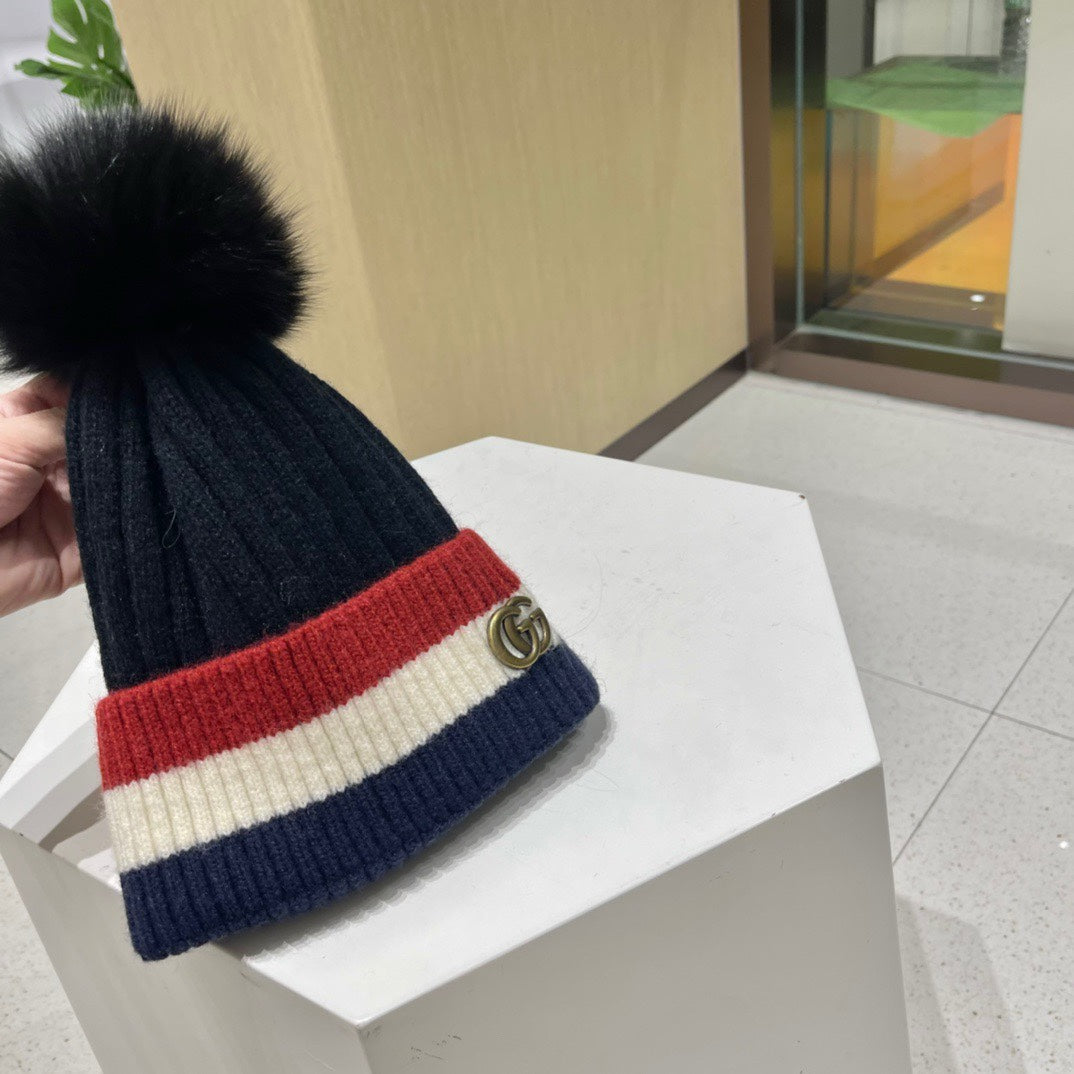 GUCCI BEANIE HAT IN COLORFUL WOOL 434725