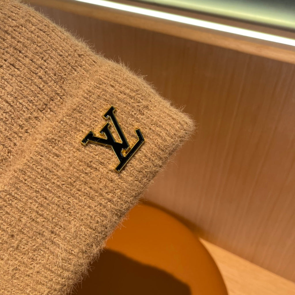 LOUIS VUITTON BEANIE HAT IN LIGHT BROWN WOOL 803044