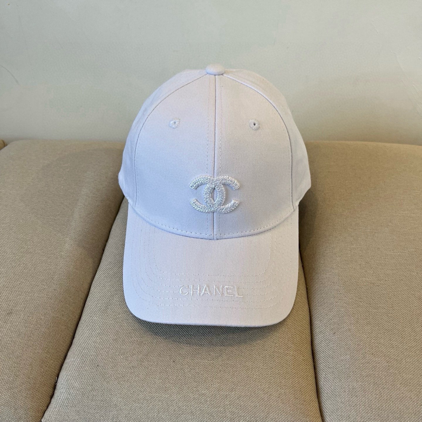 CHANEL BASEBALL HAT IN WHITE COTTON 672896
