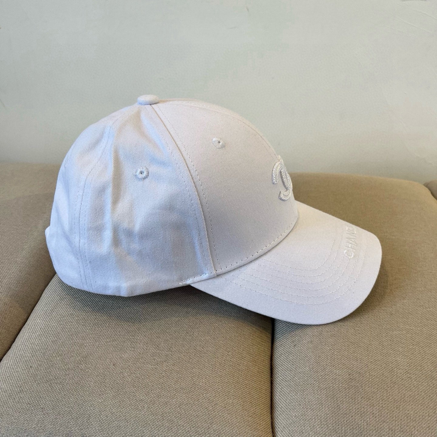 CHANEL BASEBALL HAT IN WHITE COTTON 672896