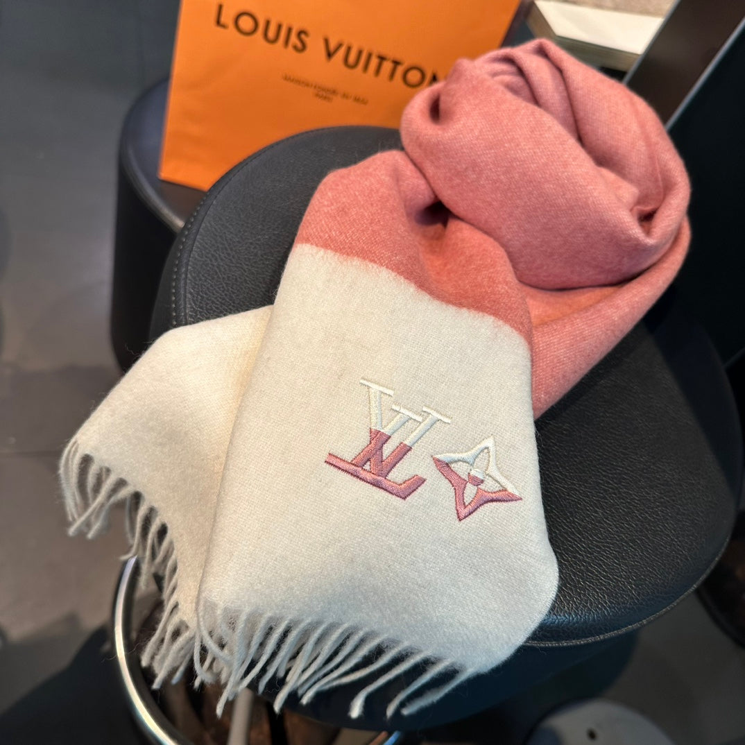 LOUIS VUITTON SCARF 185 CM IN BLUSH PINK MIX WHITE CASHMERE 390094