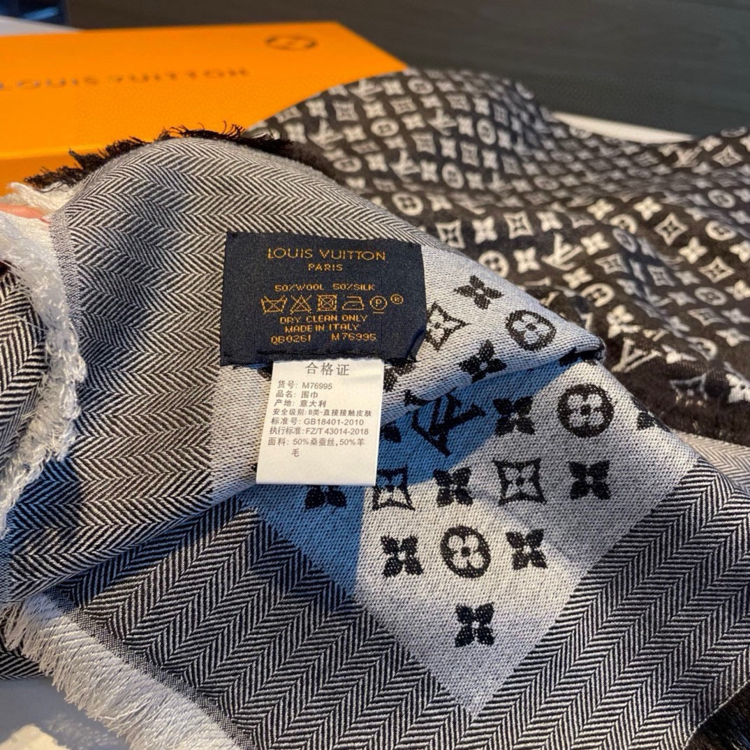 LOUIS VUITTON MONOGRAM SHINE SCARF 120 CM IN BLACK WOOL AND MULBERRY SILK 398194