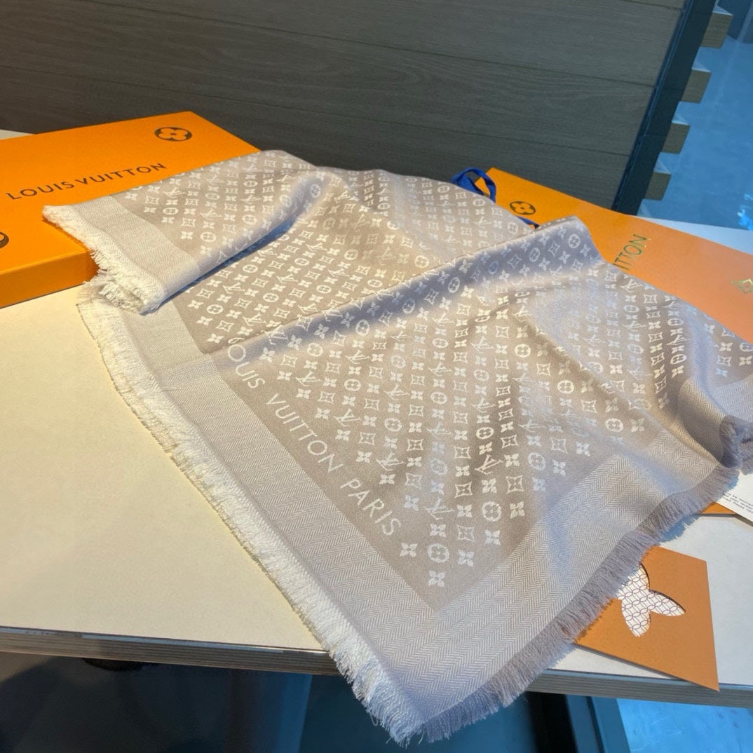 LOUIS VUITTON MONOGRAM SHINE SCARF 120 CM IN PASTEL GRAY WOOL AND MULBERRY SILK 398195