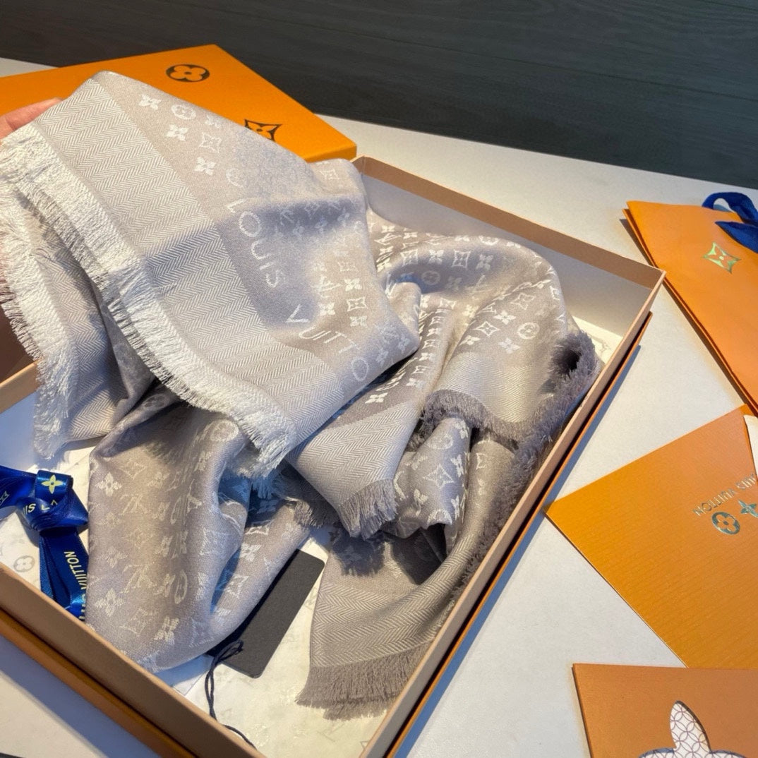 LOUIS VUITTON MONOGRAM SHINE SCARF 120 CM IN PASTEL GRAY WOOL AND MULBERRY SILK 398195