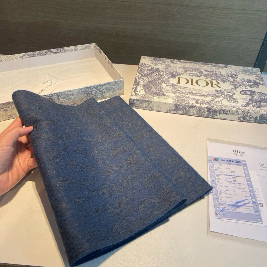 GUCCI SCARF IN CLASSIC BLUE WOOL AND CASHMERE 398233