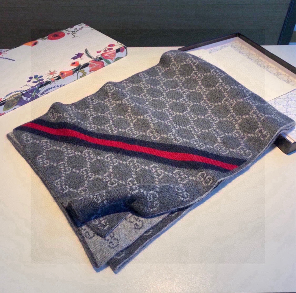 GUCCI CLASSIC SCARF 180 CM IN DARK GRAY MONOGRAM CASHMERE 401994