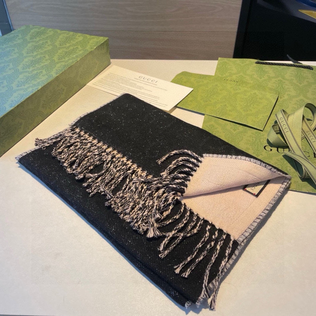GUCCI SCARF IN BLACK AND BEIGE WOOL 405144