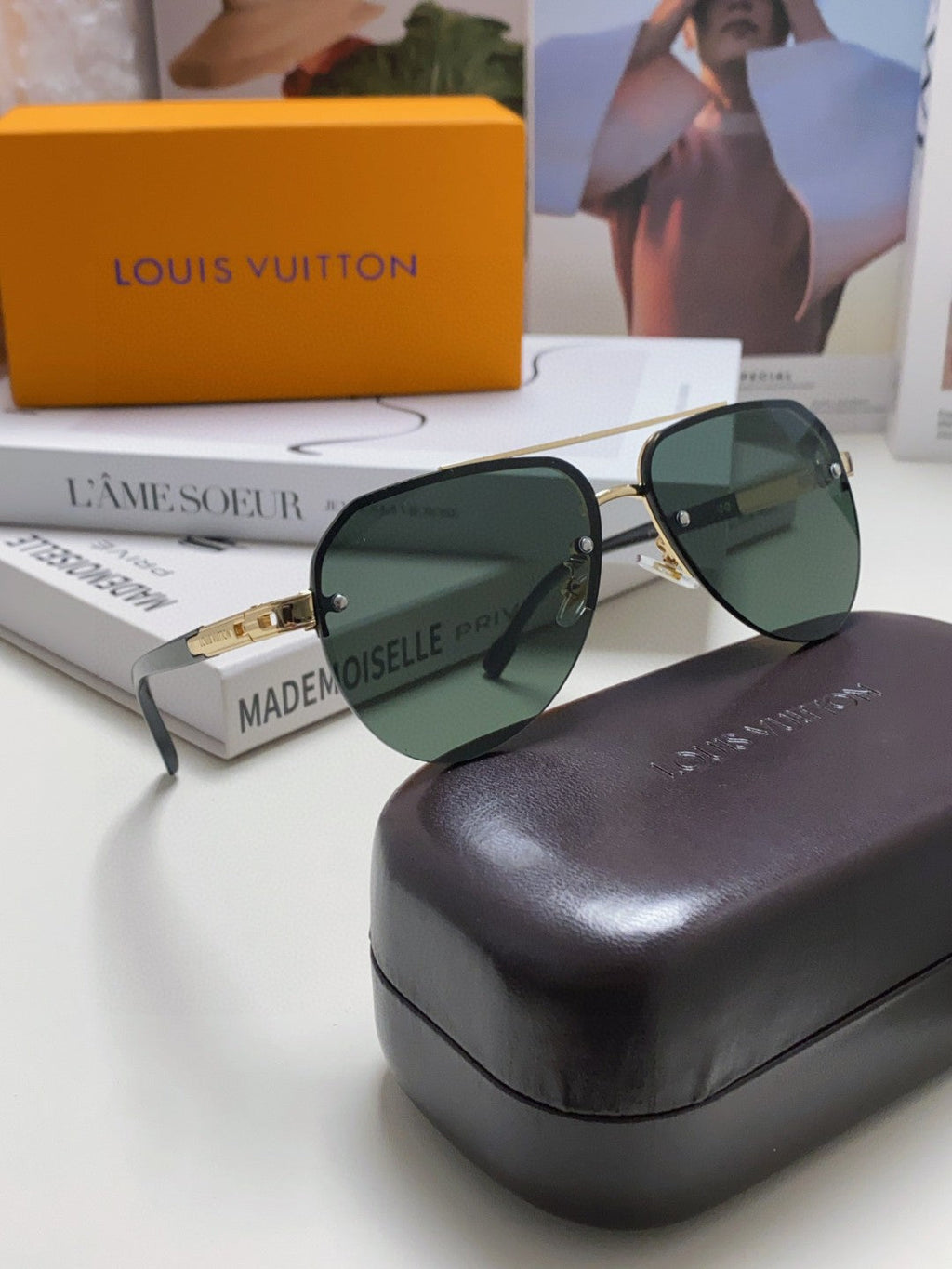 LOUIS VUITTON PILOT SUNGLASSES 582589 IN GOLD METAL DARK GREEN LENSES